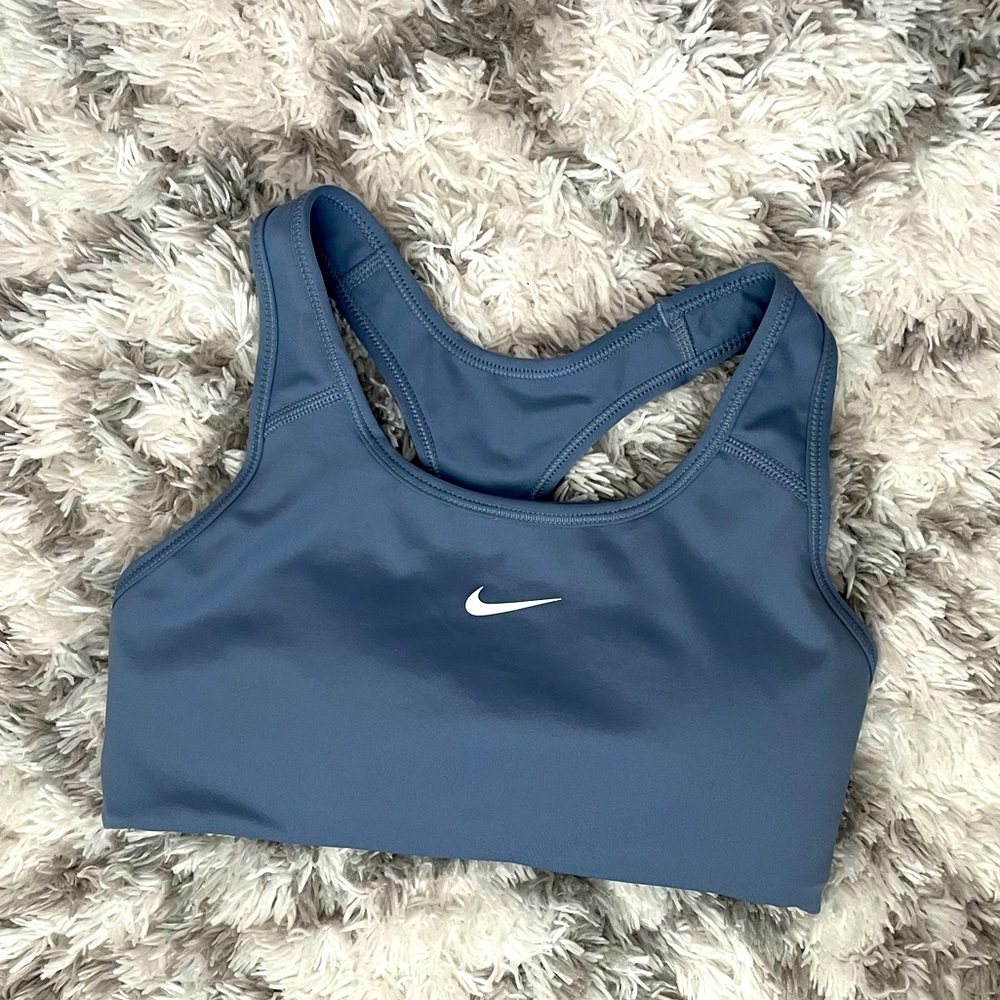 Nike Dri-FIT Swoosh Women's Medium-Support 1-Piece Pad Sports Bra